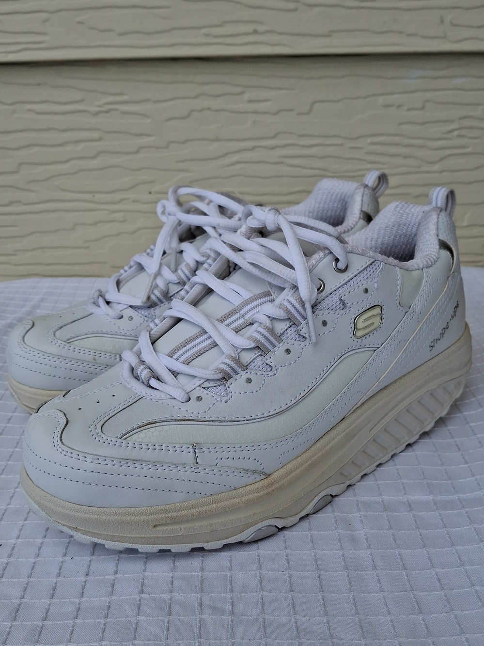 Skechers Women's Shape-ups White Platform Walking Sneakers Sz 8